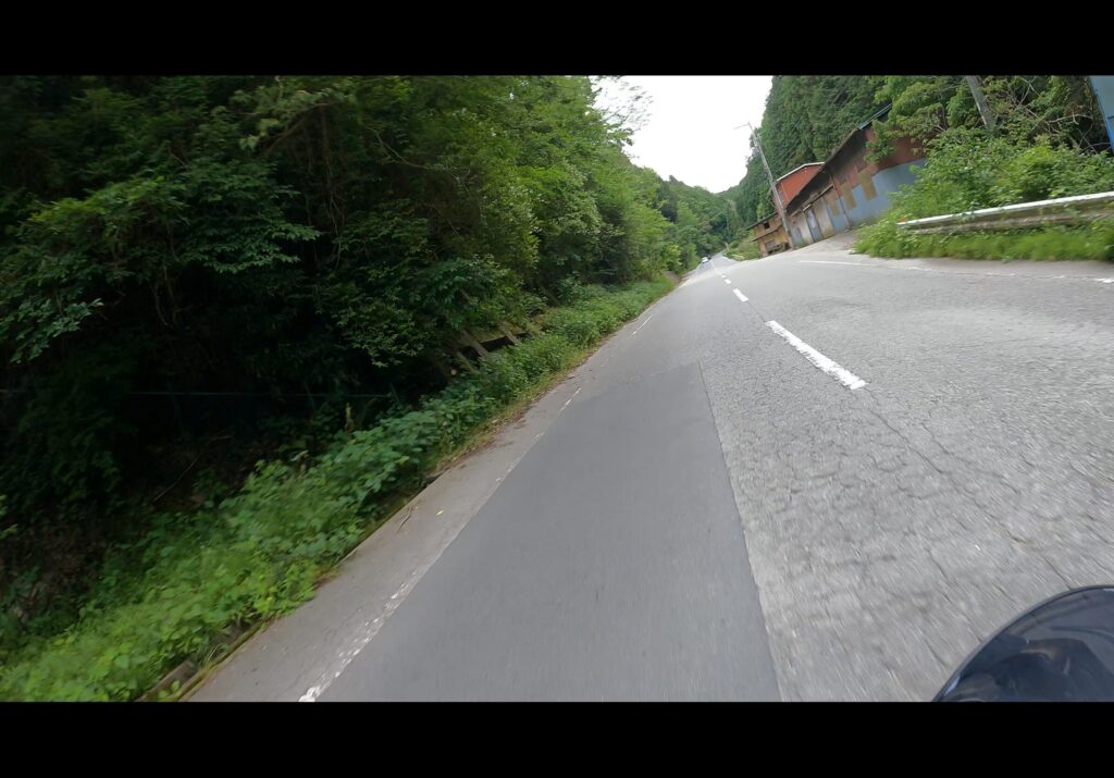 丹生都比売神社へ向かう県道3号線