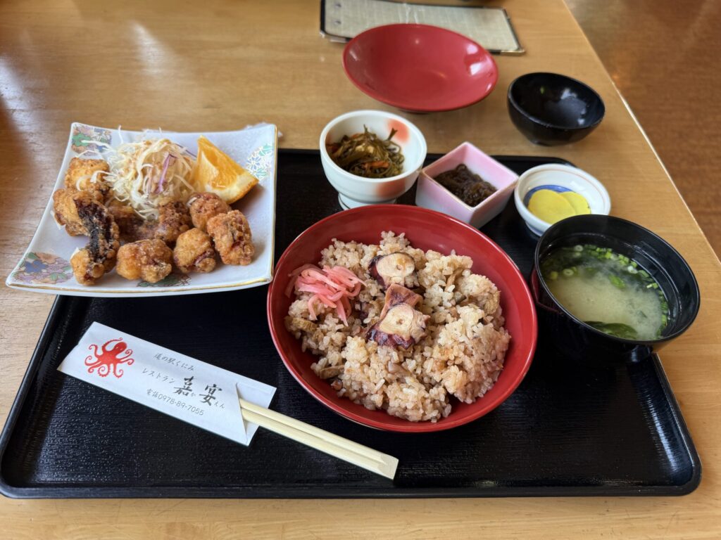 道の駅くにみで食べたタコ飯定食とタコ天