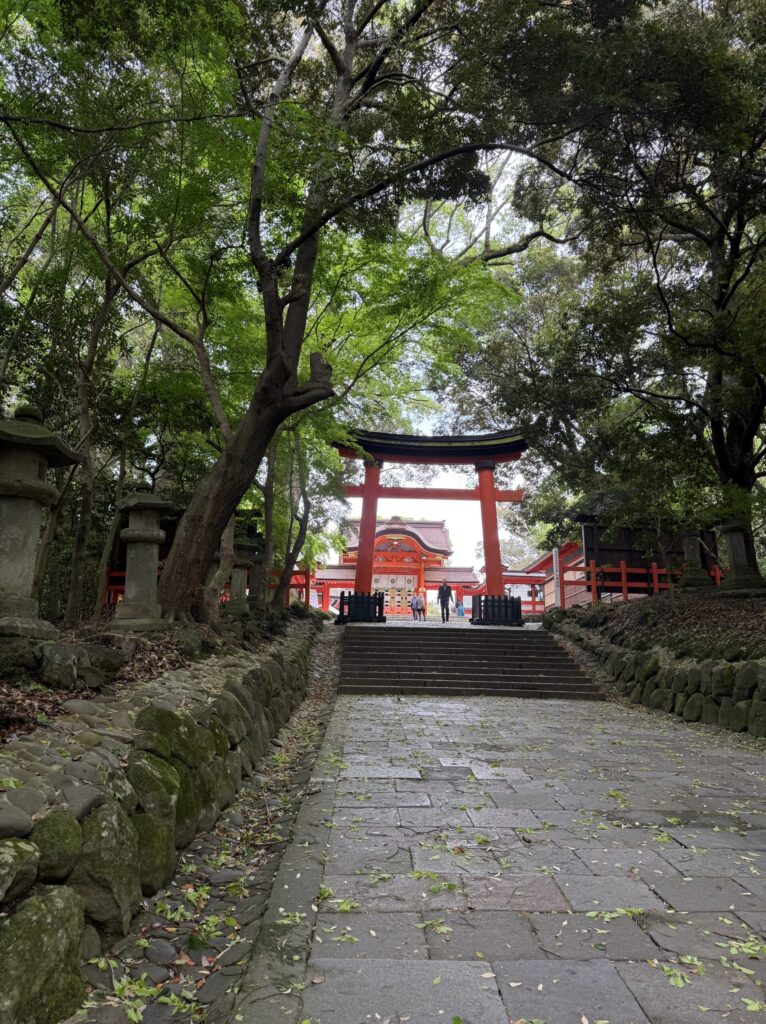 宇佐神宮の参道と鳥居
