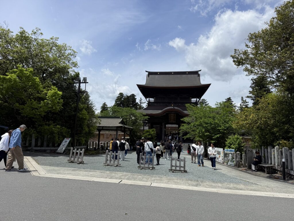 阿蘇神社到着